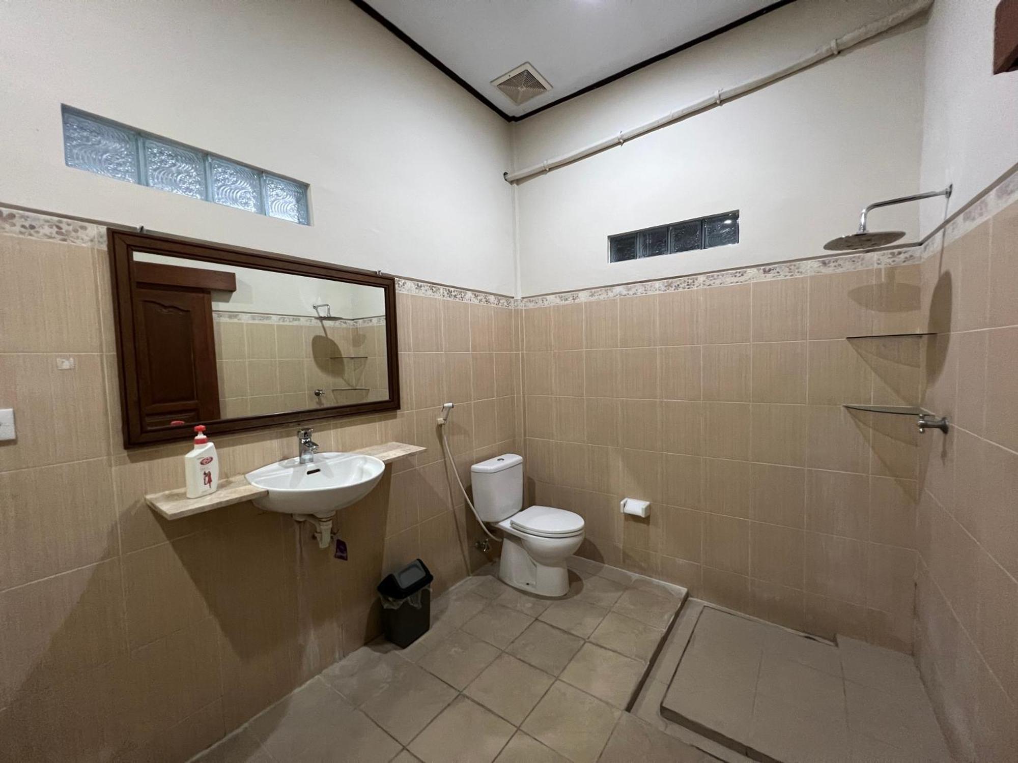 Nari Homestay Canggu Esterno foto
