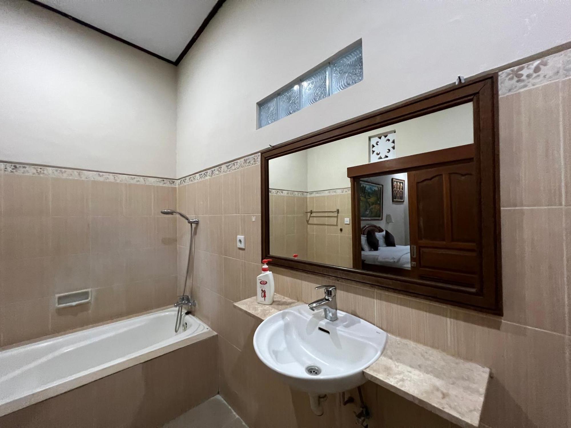 Nari Homestay Canggu Esterno foto